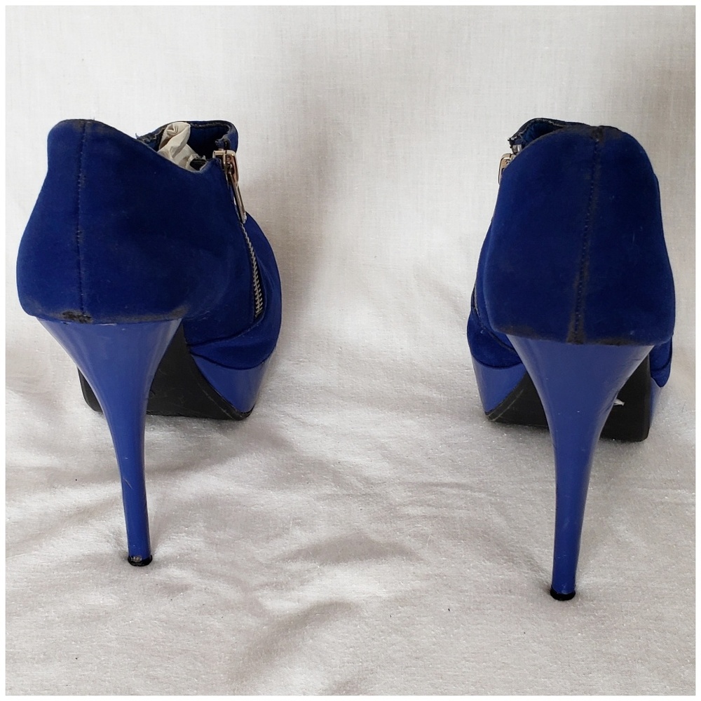 Blue Heels - Picture 5 of 8